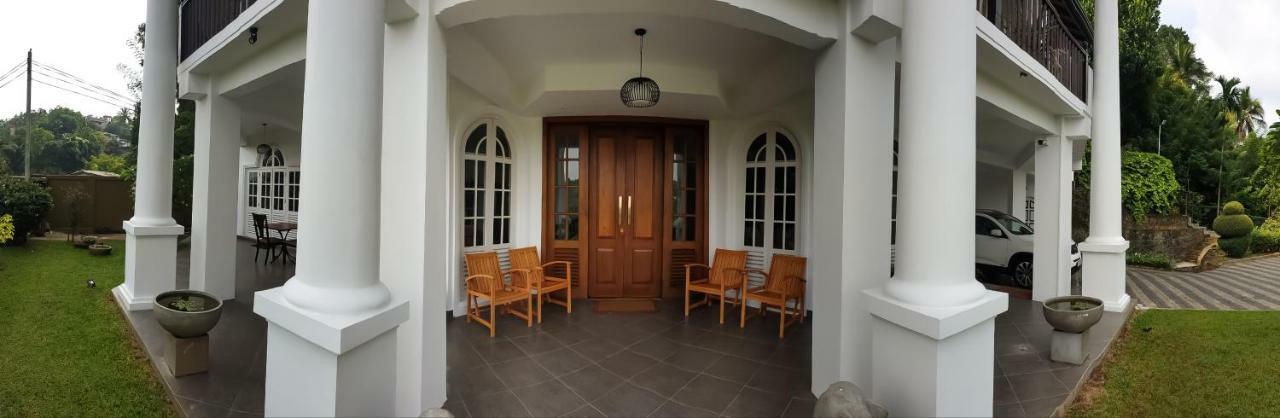 Samindra Villa Kandy Esterno foto